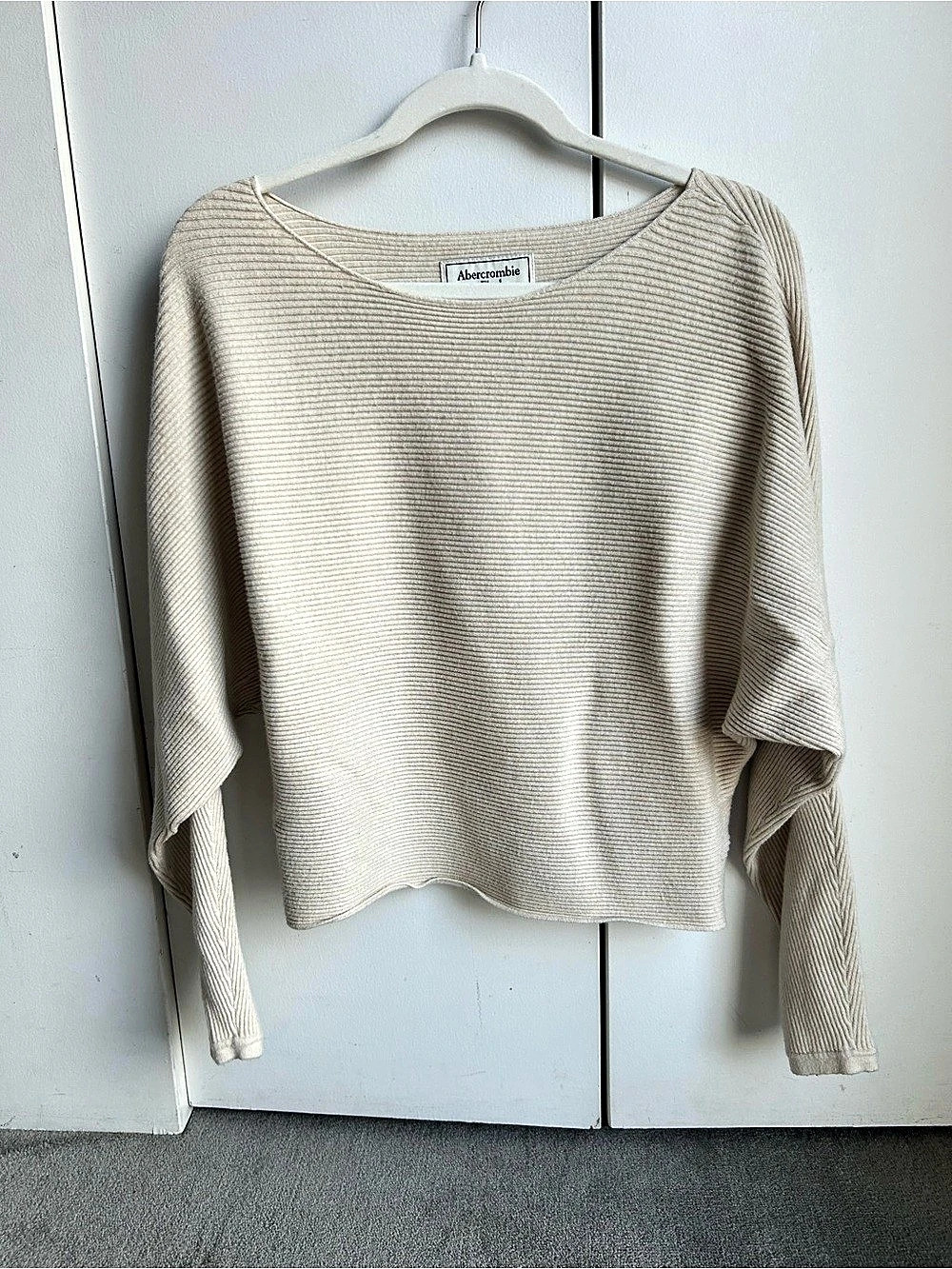 Abercrombie & Fitch Ribbed Dolman Sleeve BoatneckSweater Beige Medium